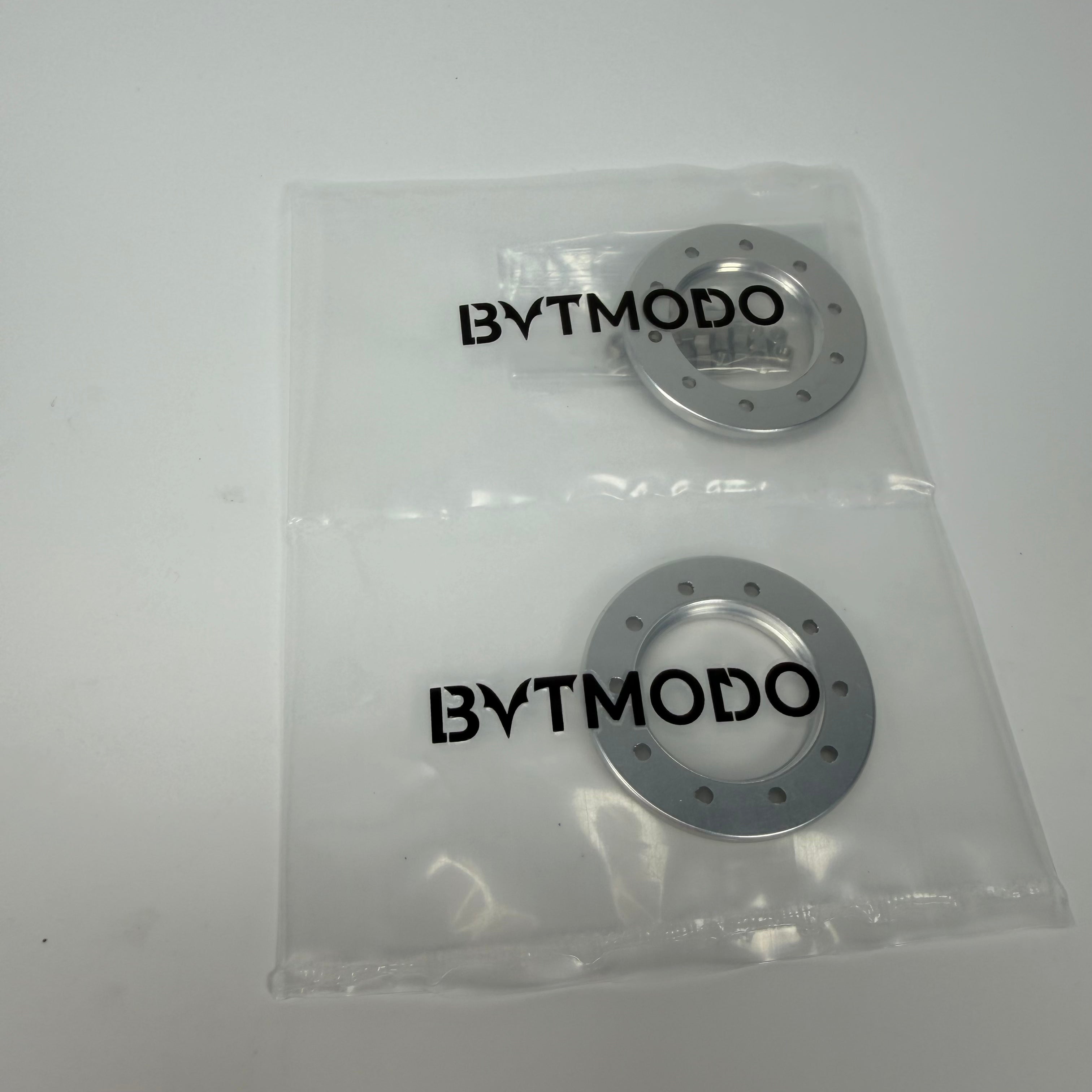 1/14 Scale CNC Aluminum Wheel Hub Cover Rings - Hollow Beadlock Style for Tamiya Trucks (Silver, 2pcs)